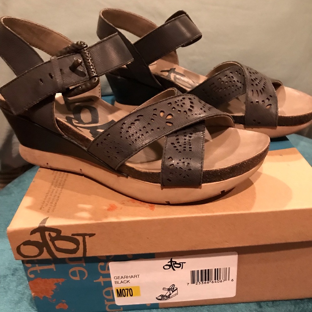 OTBT Gray Wedge Sandal Size 7